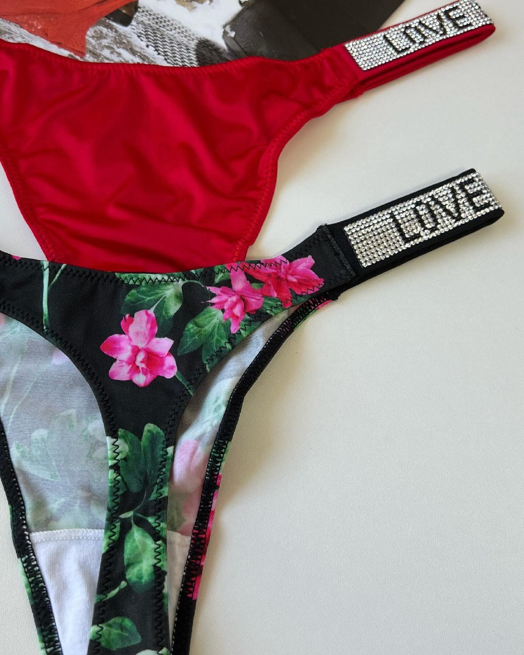 Стрінги зі стразами Love Secret код: KA1047